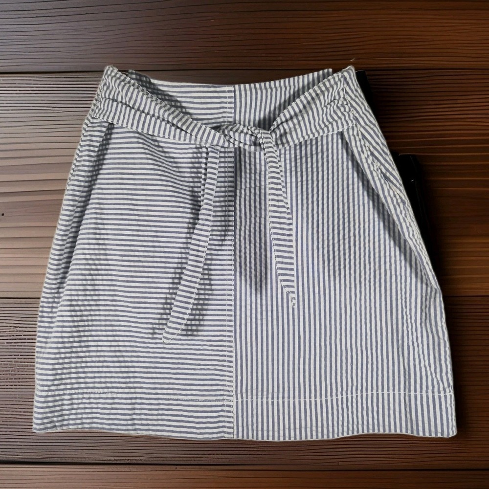 Vineyard Vines Women's Size 4 Blue White Seersucker Tie Waist Skirt